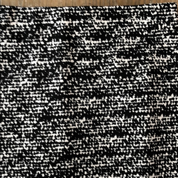 Vince Camuto• Exposed Zipper Pencil Skirt - Picture 2 of 8